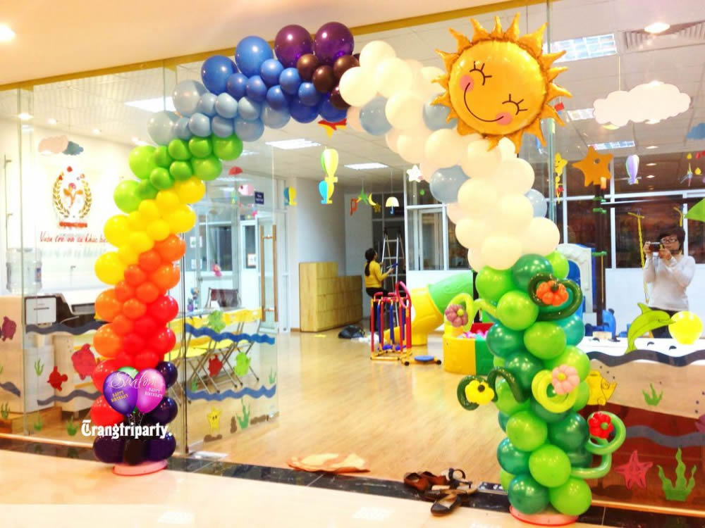 Trang tr&iacute; l&agrave;m kết cổng b&oacute;ng bay sự kiện sinh nhật tiệc cưới tại TP Vinh Nghệ An